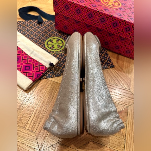 NWT Tory Burch Metallic Suede Travel Flats - Picture 9 of 14